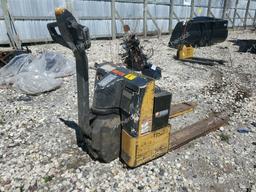 CATERPILLAR PALLET PRO 2001 yellow  electric 2CL15189 photo #3