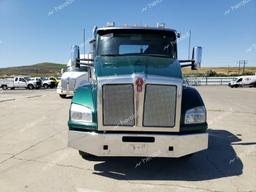 KENWORTH CONSTRUCTI 2018 green  diesel 1XKZAK8X0JJ217775 photo #3