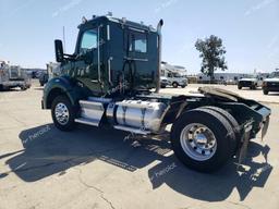 KENWORTH CONSTRUCTI 2018 green  diesel 1XKZAK8X0JJ217775 photo #4