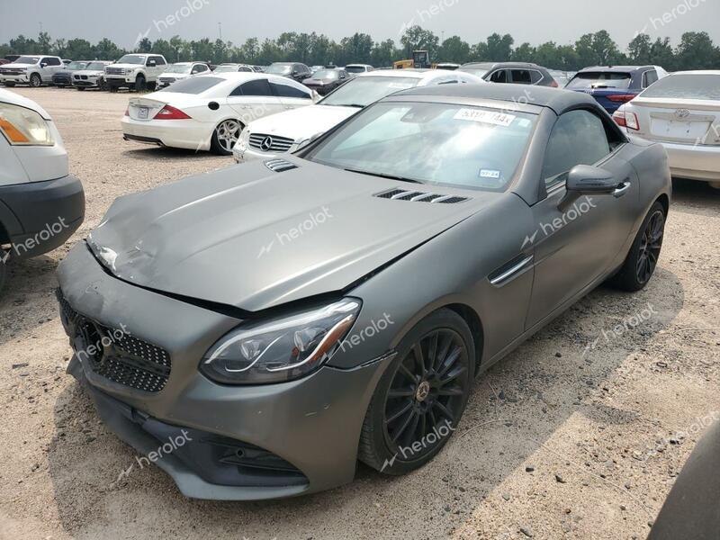 MERCEDES-BENZ SLC 300 2018 gray  gas WDDPK3JA2JF146678 photo #1