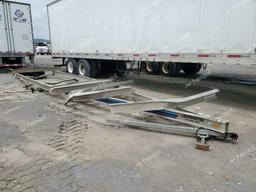 LOAD TRAILER 2023 silver   4YPAB302XKT053288 photo #2