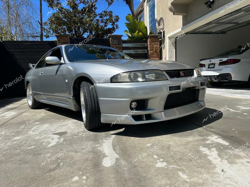 NISSAN GT-R 1997 silver   BCNR33042155 photo #1