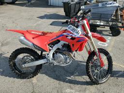 HONDA CRF450 2023 red  gas JH2PE103XPK400637 photo #2