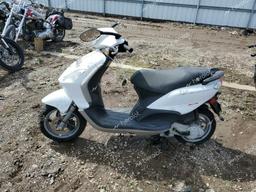 PIAGGIO FLY 50 2009 white motor sc gas ZAPC446B394001651 photo #4