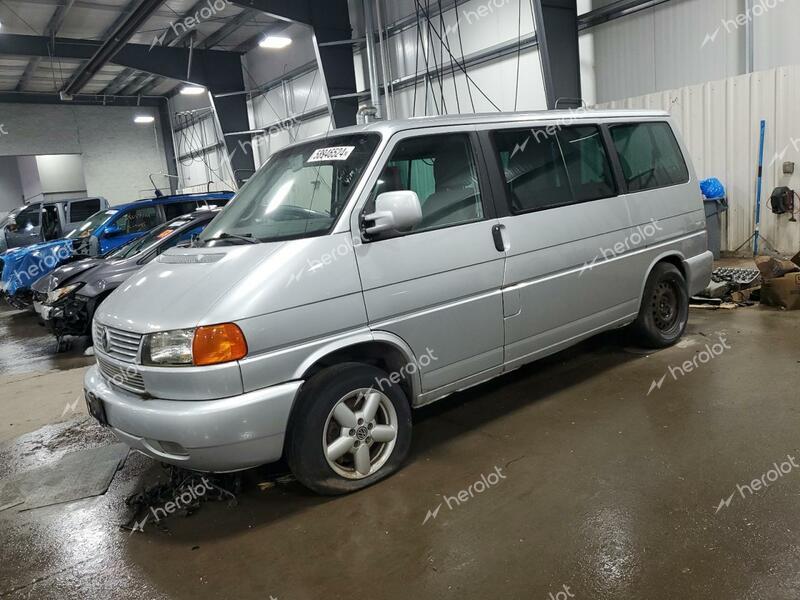 VOLKSWAGEN EUROVAN GL 2002 silver  gas WV2KB47032H090945 photo #1