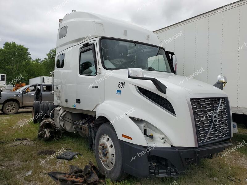 VOLVO VN VNL 2019 white  diesel 4V4NC9TH6KN220613 photo #1