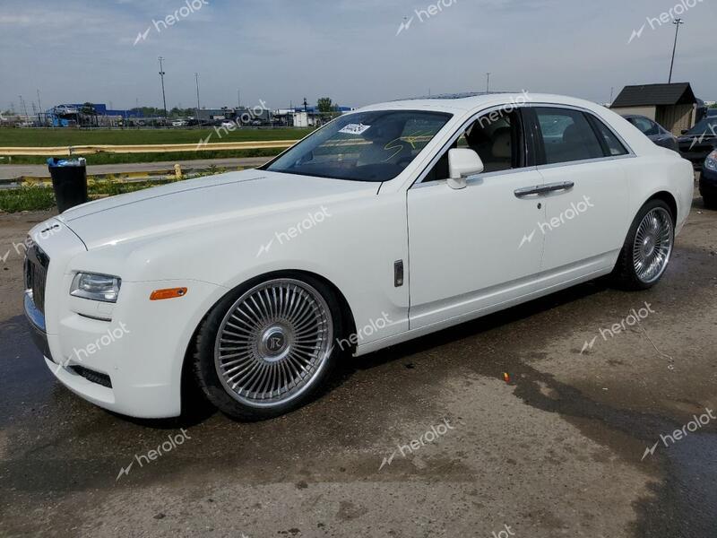 ROLLS-ROYCE GHOST 2013 white  gas SCA664S54DUX52007 photo #1