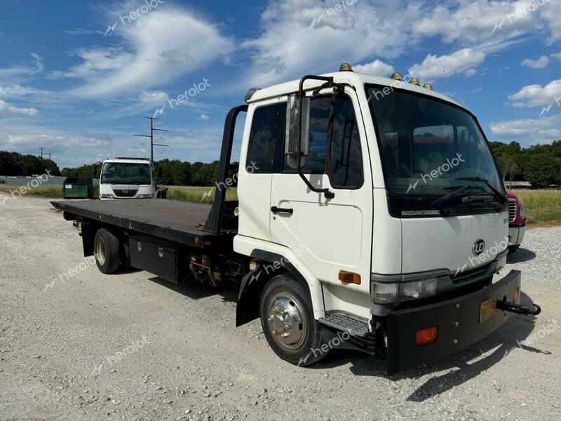 NISSAN DIESEL UD1800 2000 white tilt cab diesel JNAMA33HXYAH55492 photo #1