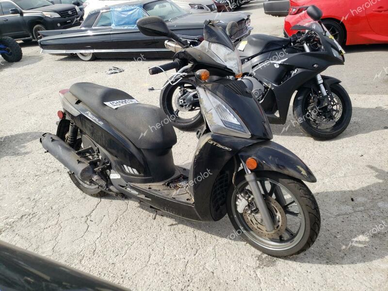 KYMCO USA INC SCOOTER 2017 gray  gas RFBBFM29XHB440210 photo #1