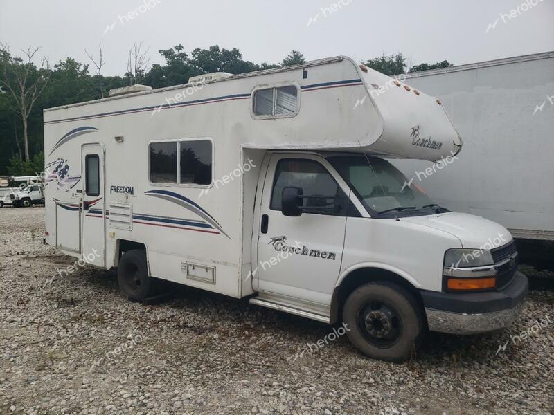 CHEVROLET EXPRESS G3 2003 white  gas 1GBJG31U731121047 photo #1