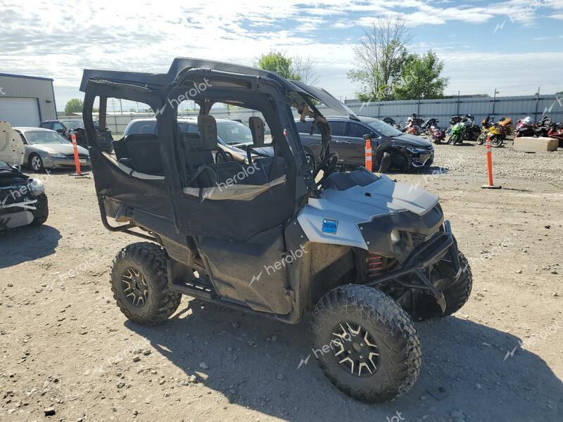 HONDA SXS700 M4 2017 silver  gas 1HFVE02H9H4302925 photo #1