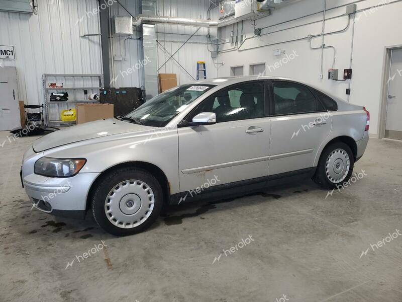 VOLVO S40 2.4I 2005 silver  gas YV1MS382752120869 photo #1