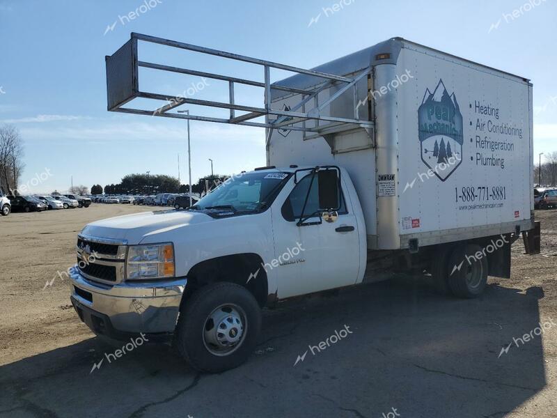 CHEVROLET SILVERADO 2011 white chassis diesel 1GB3CZCL3BF162014 photo #1