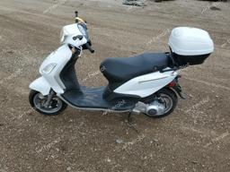 PIAGGIO MOTORCYCLE 2009 white motor sc gas ZAPM578F394001653 photo #4