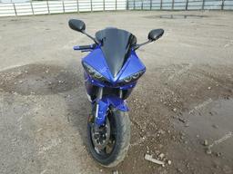 YAMAHA YZFR6 L 2005 blue  gas JYARJ06E35A024698 photo #3