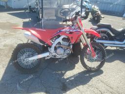 HONDA CRF250 R 2022 red  gas JH2ME1237NK400673 photo #2