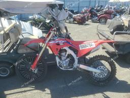 HONDA CRF250 R 2022 red  gas JH2ME1237NK400673 photo #4