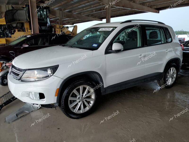 VOLKSWAGEN TIGUAN LIM 2018 white  gas WVGAV7AX9JK005001 photo #1