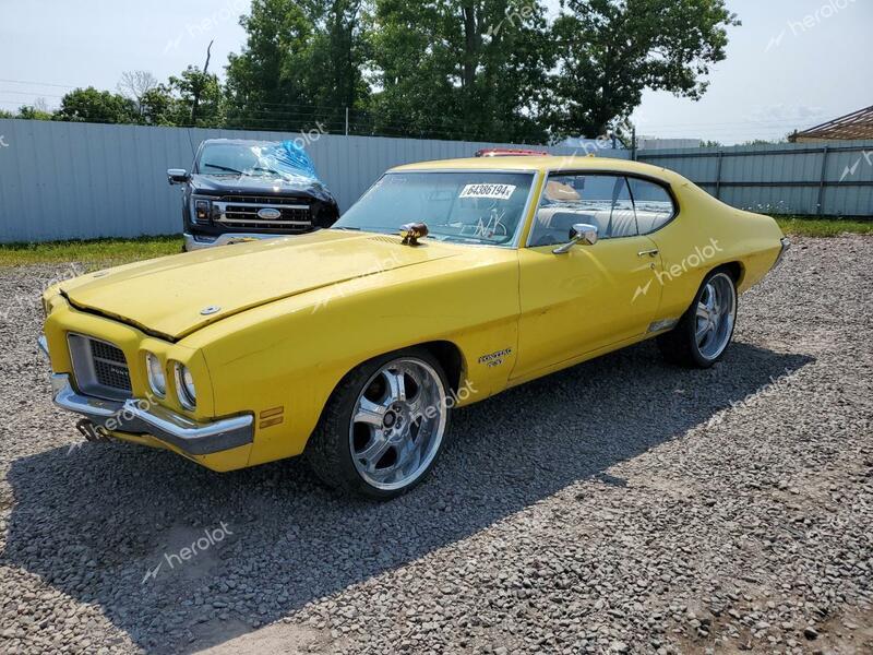 PONTIAC GTO 1971 yellow   233371P128440 photo #1