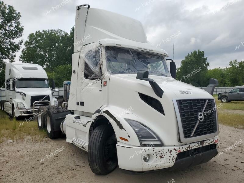 VOLVO VNR 2021 white  diesel 4V4WC9EH8MN259112 photo #1