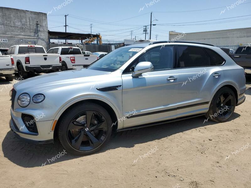 BENTLEY BENTAYGA 2022 silver  gas SJAAM2ZV9NC011752 photo #1