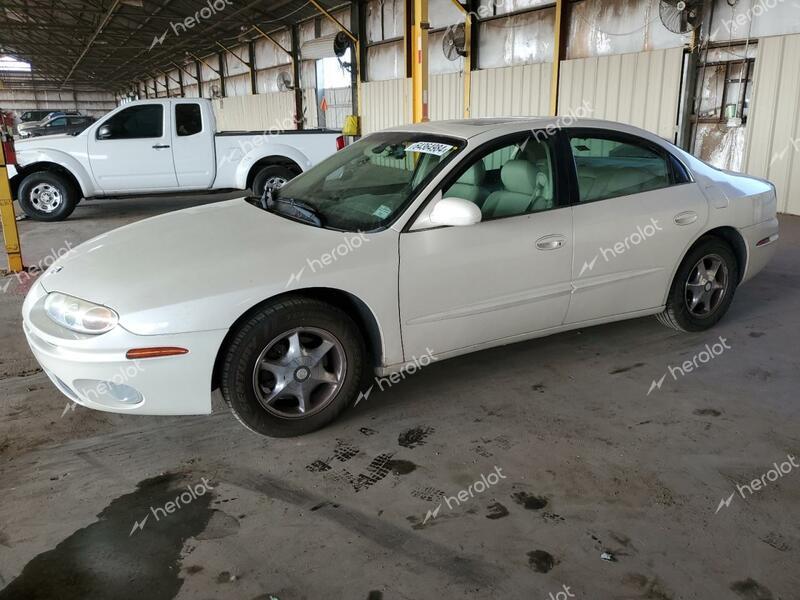 OLDSMOBILE AURORA 2002 cream  gas 1G3GR64H824215175 photo #1