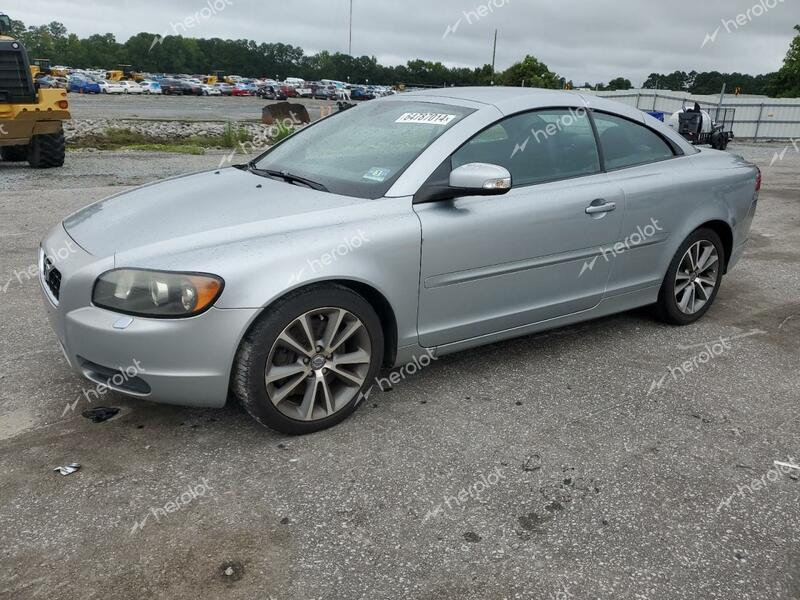 VOLVO C70 T5 2010 silver  gas YV1672MC8AJ093250 photo #1