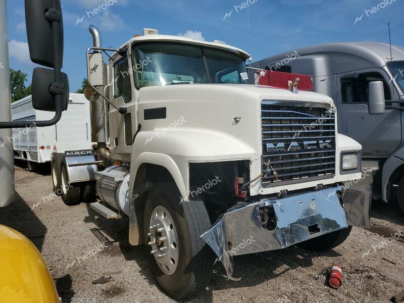 MACK 600 CHN600 2005 white tractor diesel 1M2AJ06Y05N002237 photo #1