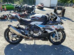 BMW S 1000 RR 2024 white  gas WB10E6309R6J64855 photo #2