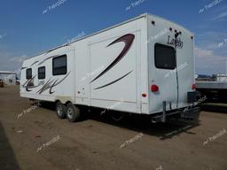 KEYSTONE LAREDO 2010 white   4YDT30329AV602561 photo #4