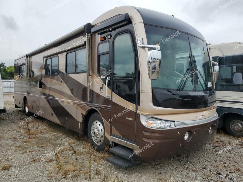 FREIGHTLINER CHASSIS X 2004 beige motorize diesel 4UZAAHBS34CN28226 photo #1