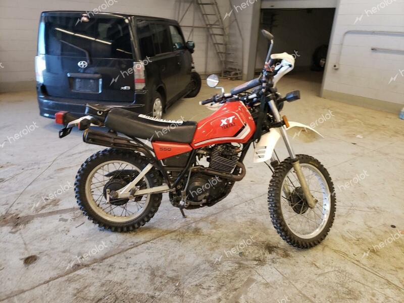 YAMAHA XT550 1982 red enduro gas JYA5Y1006CA001071 photo #1