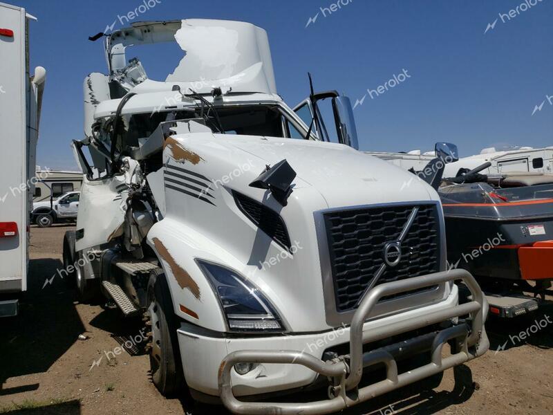 VOLVO VNR 2022 white  diesel 4V4WC9EH2NN604622 photo #1