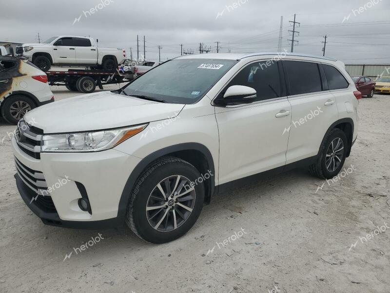 TOYOTA HIGHLANDER 2019 white  gas 5TDKZRFH3KS552219 photo #1