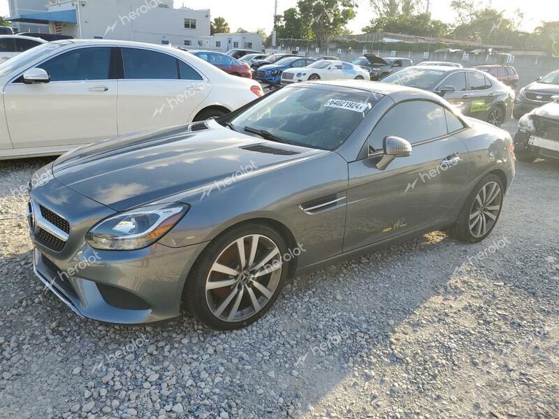 MERCEDES-BENZ SLC 300 2018 gray  gas WDDPK3JA7JF153075 photo #1