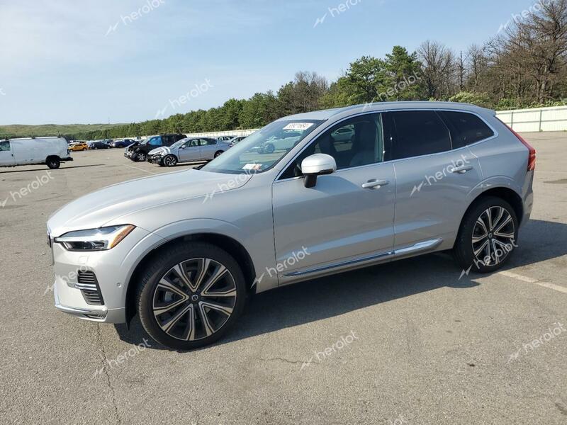 VOLVO XC60 ULTIM 2023 silver  gas YV4062RA1P1287856 photo #1