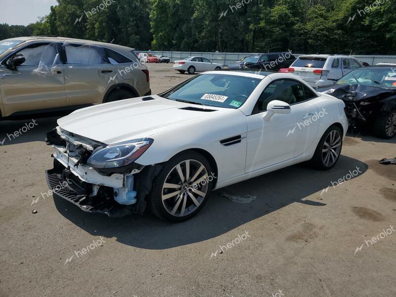 MERCEDES-BENZ SLC 300 2018 white  gas WDDPK3JA3JF150805 photo #1