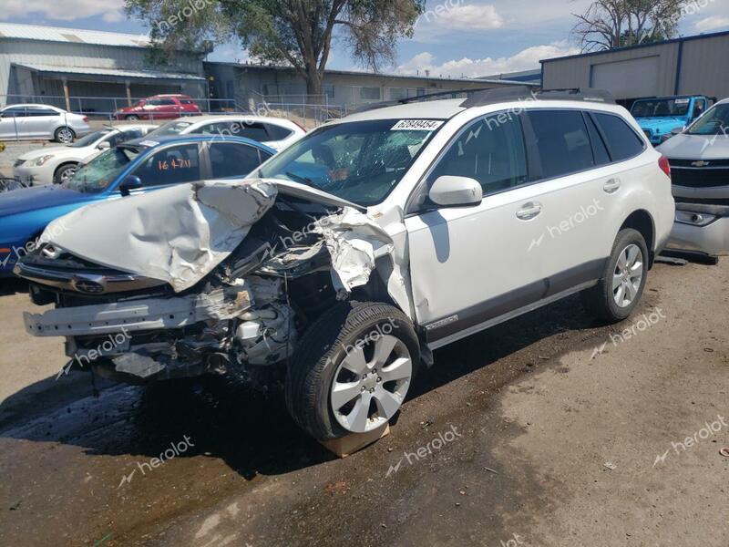 SUBARU OUTBACK 2. 2011 white  gas 4S4BRCFC0B3347813 photo #1