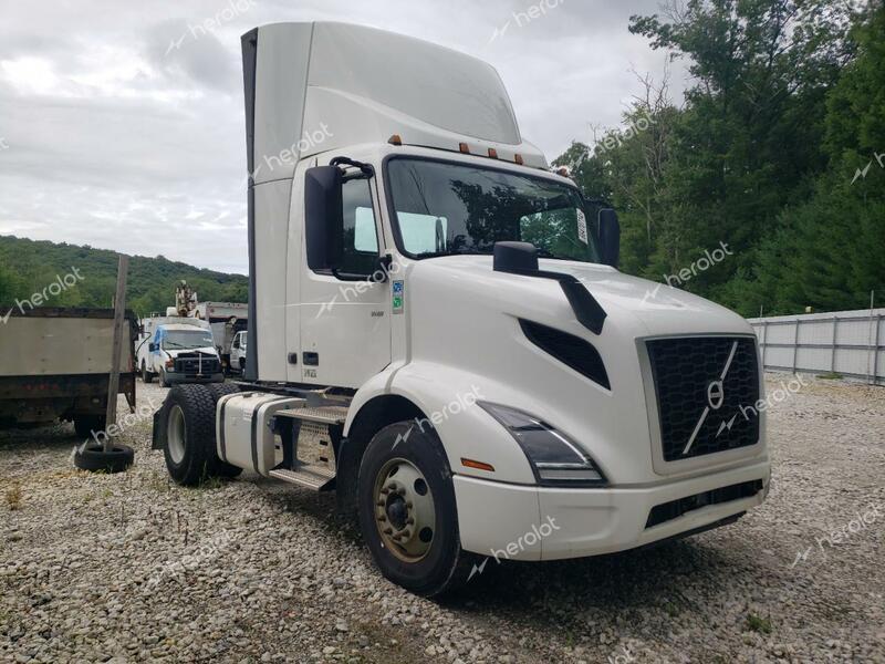 VOLVO VNR 2022 white  diesel 4V4W19EGXNN308499 photo #1