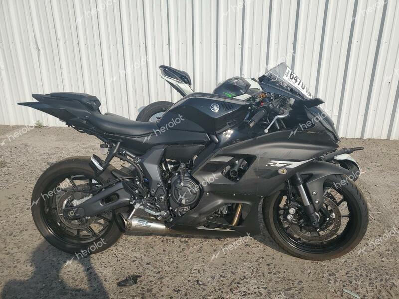 YAMAHA YZFR7 2024 black  gas JYARM38E6RA009950 photo #1