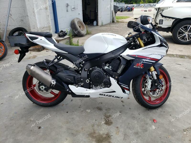 SUZUKI GSX-R750 2024 white  gas JS1GR7MA7R7100028 photo #1