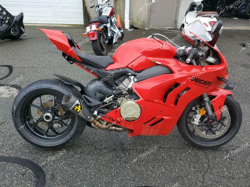 DUCATI PANIGALE V 2024 red  gas ZDMDAGWW7RB008797 photo #1