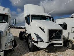 VOLVO VNR 2019 white  diesel 4V4W39EG3KN226149 photo #2