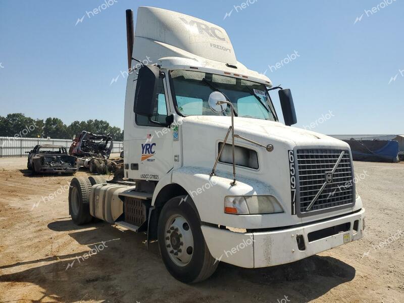 VOLVO VN VNM 2012 white tractor diesel 4V4M19EG2CN555598 photo #1