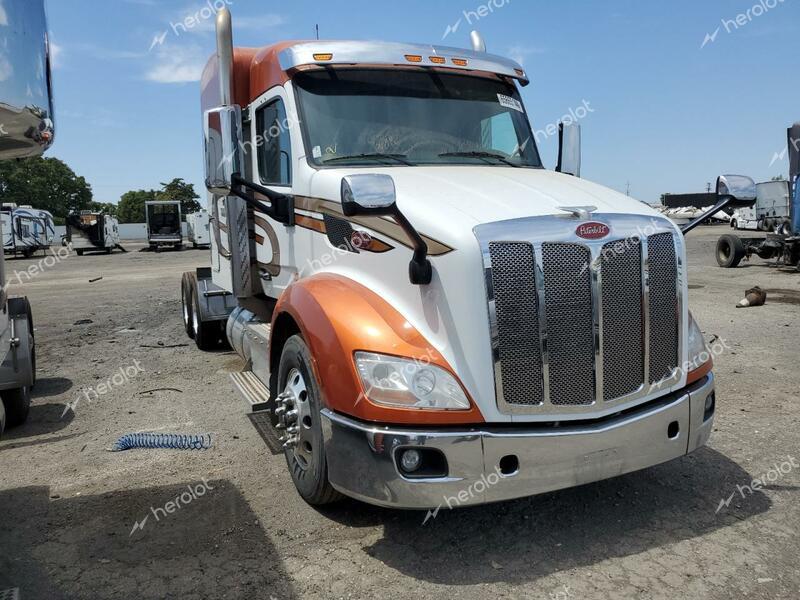 PETERBILT 579 2016 two tone tractor diesel 1XPBDP9X5GD261955 photo #1