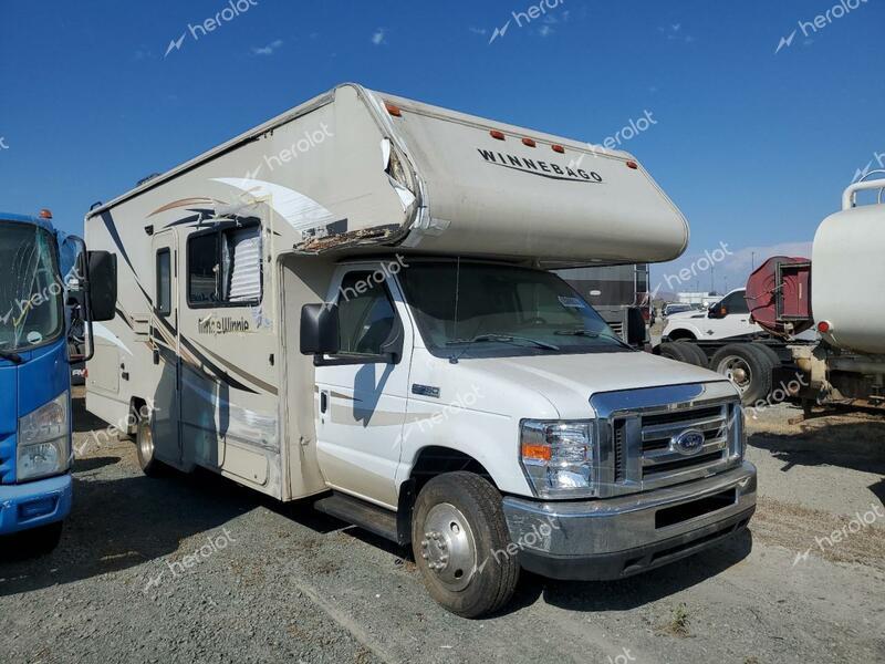 WINNEBAGO CAMPER 2018 white cutaway gas 1FDWE3FS2HDC39989 photo #1