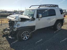 TOYOTA FJ CRUISER 2014 white  gas JTEBU4BF9EK199840 photo #2