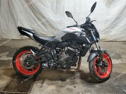 YAMAHA MT07 2019 gray  gas JYARM27E8KA004248 photo #2