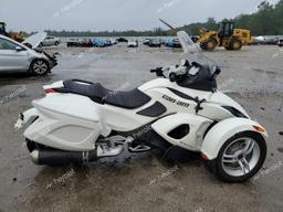 CAN-AM SPYDER ROA 2012 white racer gas 2BXJADA11CV000154 photo #2