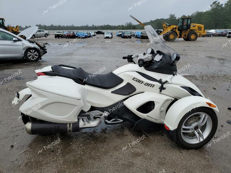 CAN-AM SPYDER ROA 2012 white racer gas 2BXJADA11CV000154 photo #1